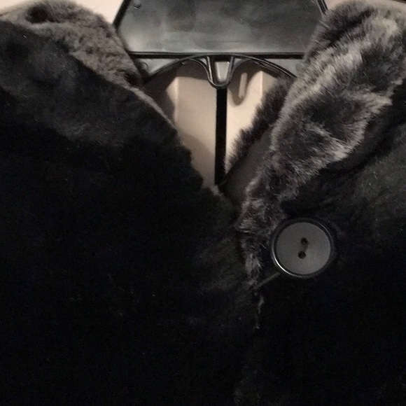 PamelaMcCoyCollection,1X,Black Faux Sherred Beaver Trimmed with Faux Chinchilla - Picture 4 of 15